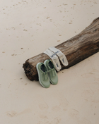 أوو™ جورب تحت الماء كريمي أبيض